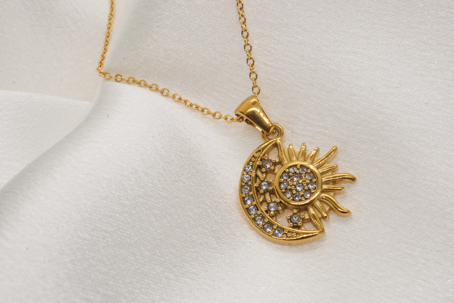 Soluna Necklace Gold Sun & Moon Pendant