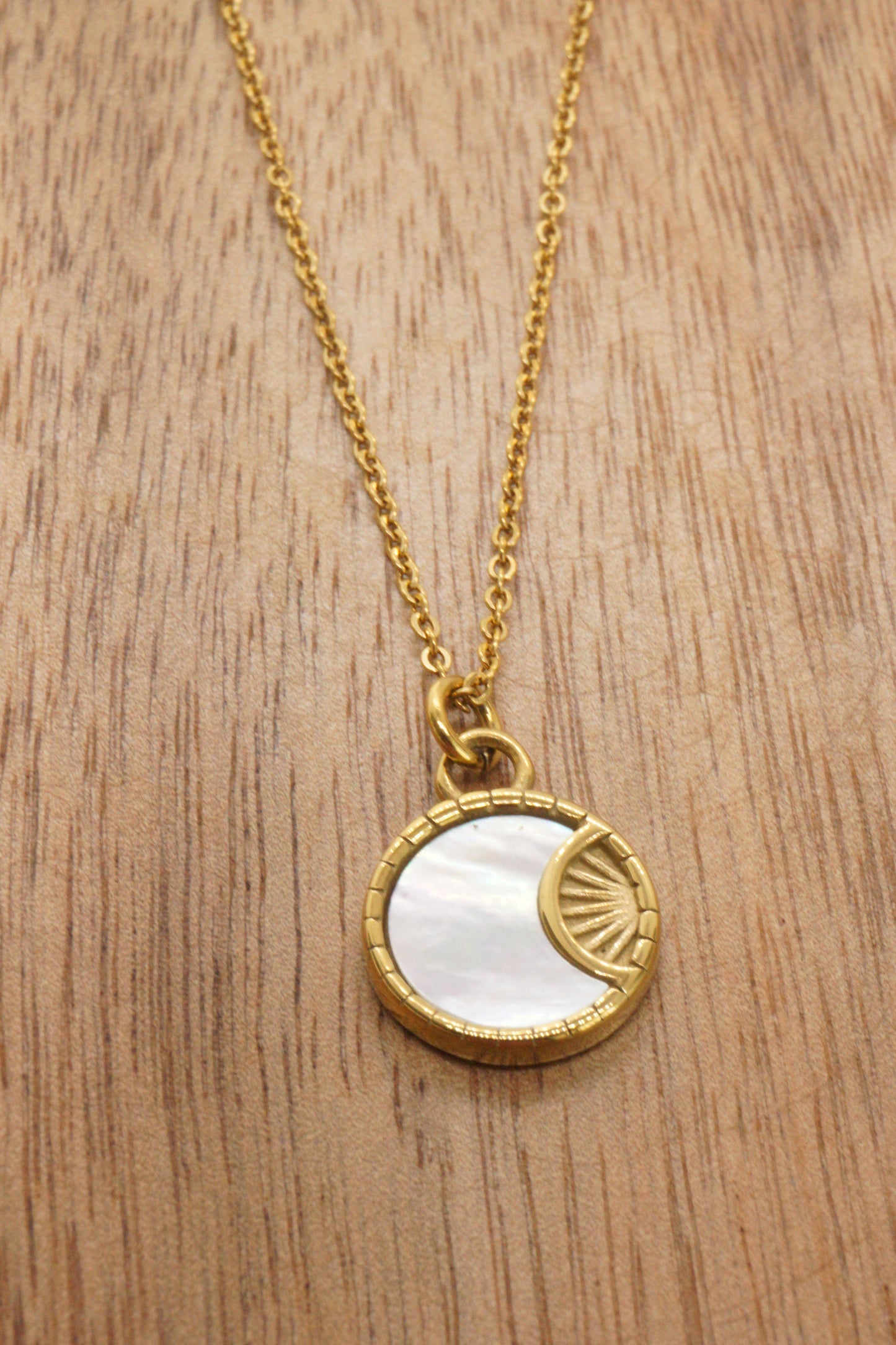 Celara Necklace Gold Sunray Pendant