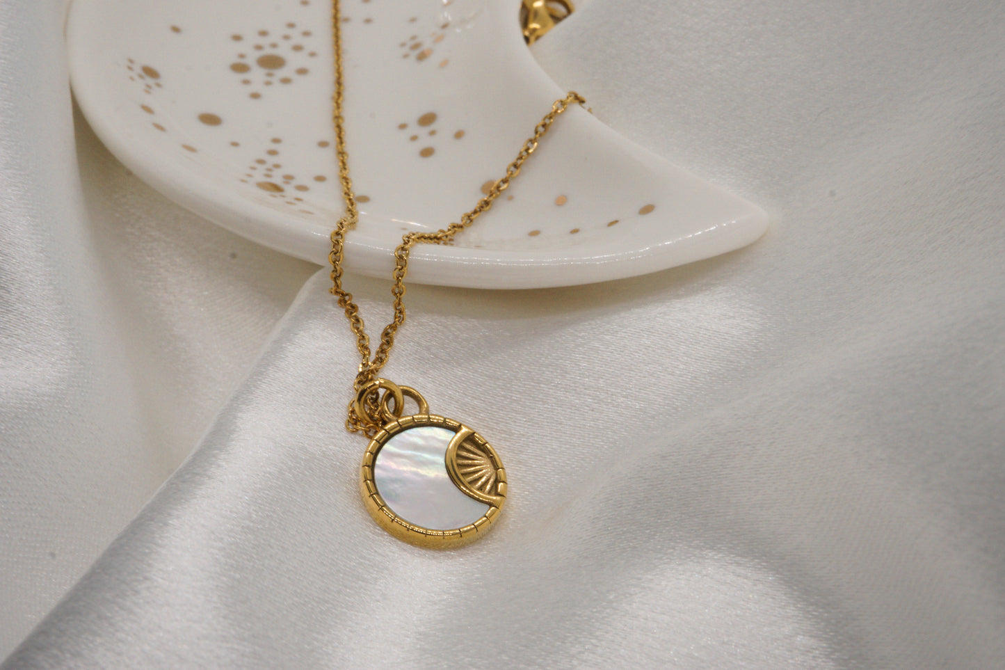 Celara Necklace Gold Sunray Pendant