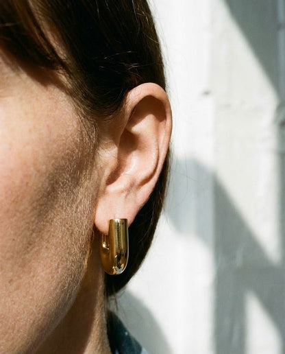 Sculptural Curve Hoops